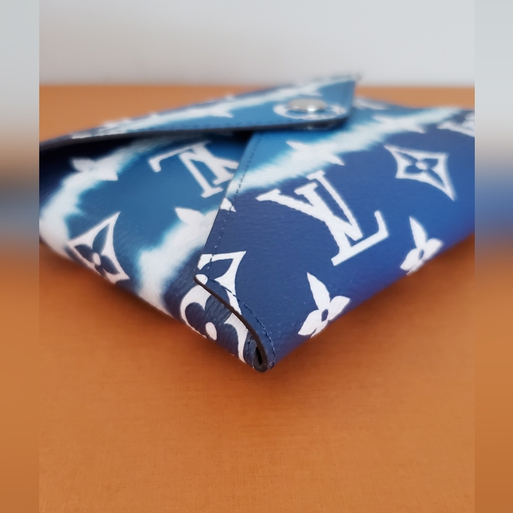 Louis Vuitton Medium Escale Blue Kirigami - Picture 12 of 12